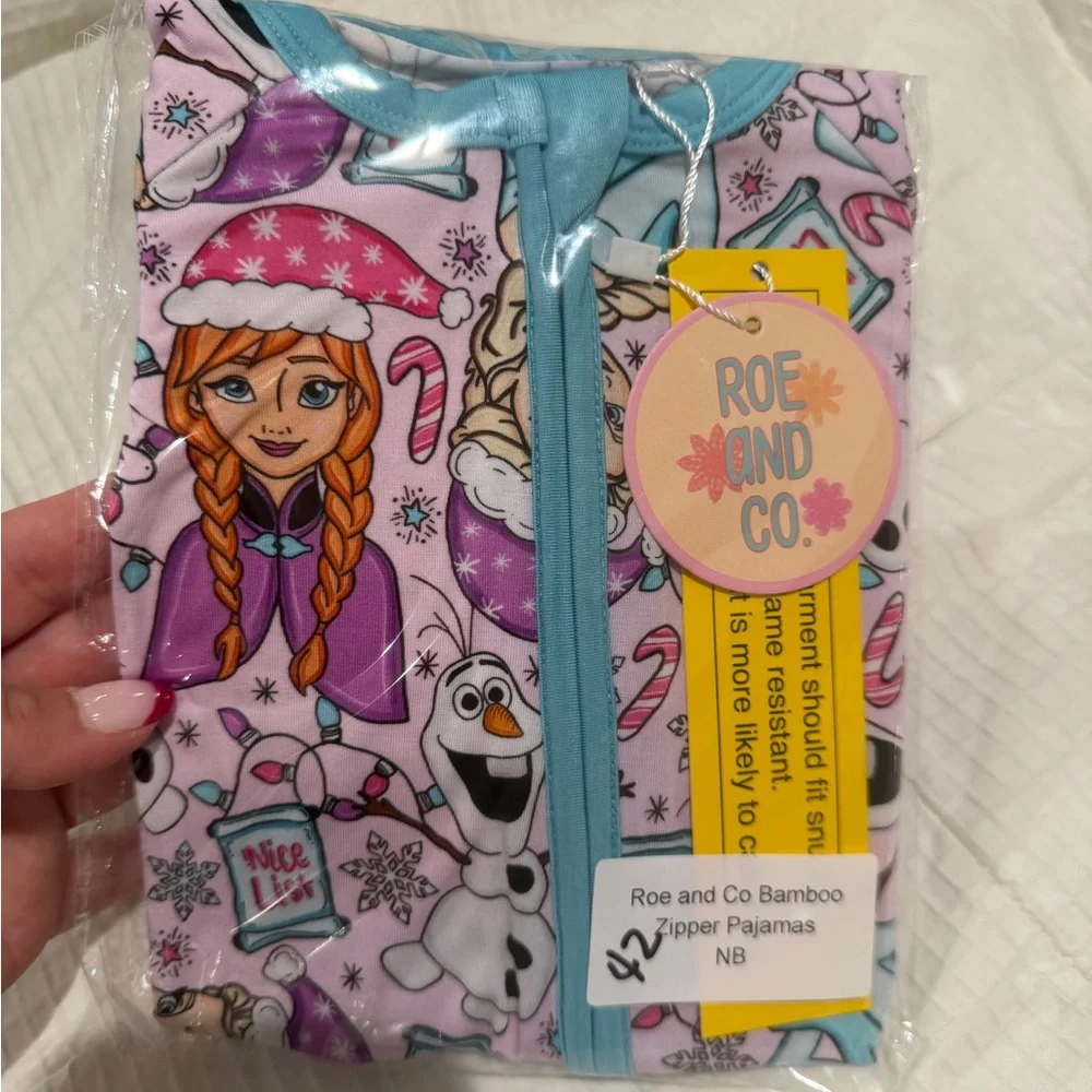 Girls Bamboo Zipper Pajamas size Newborn NWT frozen Snow Sisters by Roe & Co.
